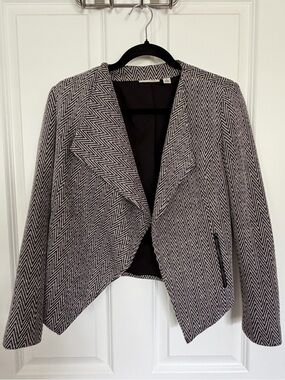 Halogen Black and White Herringbone Draped Open Blazer